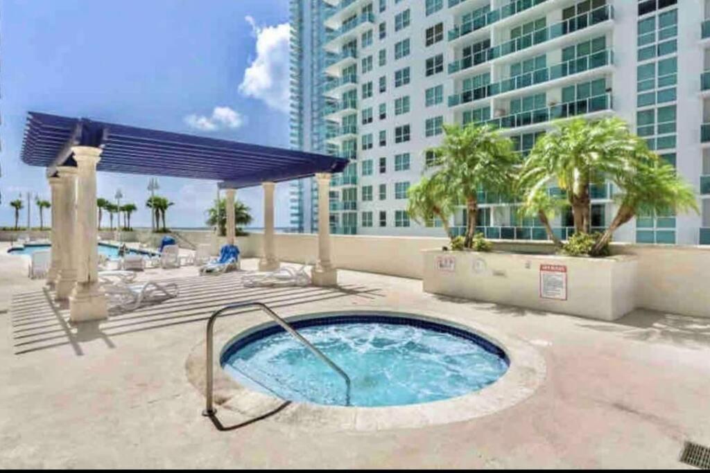 Luxurious Private Unit With Parking Daire Miami Dış mekan fotoğraf