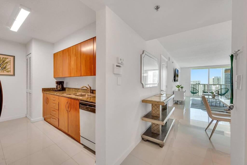 Luxurious Private Unit With Parking Daire Miami Dış mekan fotoğraf